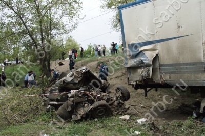 "КАМАЗ" протаранил 3 автомобиля. Трое погибших