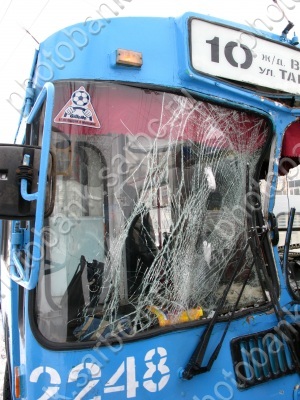 Столкновение троллейбуса со "скорой помощью"