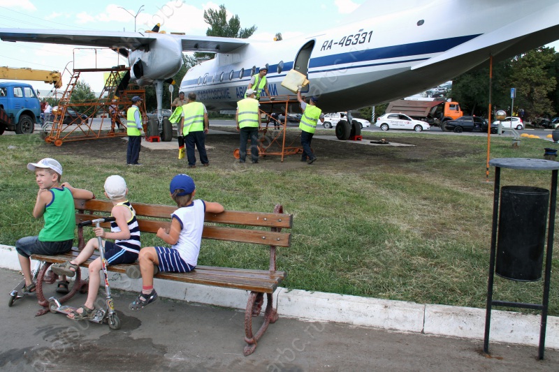 В Саратове появился самолет-памятник