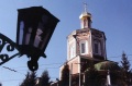 Старинный фонарь на фоне Троицкого собора, Музейная площадь.