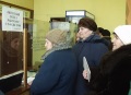 Очередь на получение льготных лекарств в аптеке N 250 Ленинского района города Саратова.