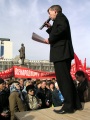 Секретарь Саратовского ГК КПРФ Геннадий Турунтаев на митинге коммунистов и их сторонников на площади Столыпина.   