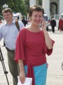 Мария Комарова, замминистра информации и общественных отношений на передаче 70-ти санитарных автомобилей медучреждениям области.
