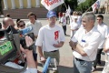 Акция в поддержку свободы слова, которую организовали представители местных СМИ. Журналист Сергей Мижайлов (справа).