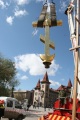 Установка луковицы и креста на главную башню Архиерейского храма в честь иконы Божией Матери "Утоли моя печали", Саратов.