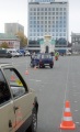 Соревнования по фигурному вождению автомобиля среди инвалидов. Театральная площадь, Саратов.