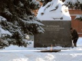 Зима в Саратове. Памятник борцам революции 1905 года.