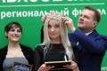 На церемонии награждения победительниц фотоконкурса "Мисс банк Саратова".