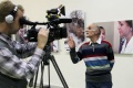 Фотожурналист Юрий Набатов на персональной выставке "Годы и мгновения", приуроченной к его 70-летнему юбилею. Саратов.