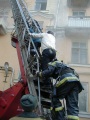 Спасение жителей по пожарной лестнице, пожар на ул. Советская.