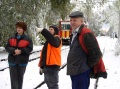 Работники аварийной контактной сети на расчистке трамвайных путей после снегопада.