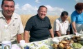 Губернатор Дмитрий Аяцков на полевом стане. Заволжье, Саратовская область.