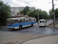 Троллейбус на маршруте.