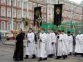 Крестный ход по случаю передачи мощевика Русской Православной Церкви.