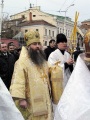 Крестный ход по случаю передачи мощевика Русской Православной Церкви. Епископ Саратовский и Вольский Лонгин.