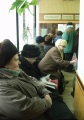 Очередь на получение льготных лекарств в аптеке N250 Ленинского района города Саратова.