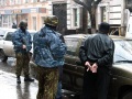 Операция СОБРа по задержанию троих представителей местной кавказской преступной группировки. Пересечение улиц Вольская и Киселева. 