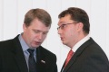 Министр информации и общественных отношений Саратовской области Антон Комаров (справа).