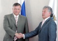 Церемония подписания соглашения о сотрудничестве между "РЖД" и правительством Саратовской  области. Владимир Якунин и Павел Ипатов (справа).

