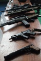 Выставка оружия в учебном центре УФСКН.

