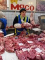 Торговля мясом. Крытый рынок, Саратов.