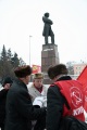 Члены КПРФ проводят пикету у  памятника Чернышевскому в знак протеста против роста цен, повышения тарифов за проезд в общественном транспорте и в сфере ЖКУ.