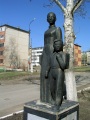 Памятник первой учительнице. Базарный Карабулак, Саратовская область.