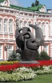 Сердце губернии. Автор скульптуры Андрей Щербаков. 