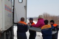 Спасатели облспаса  эвакуируют  пострадавшую в больницу. Клещевка, Саратовский район.