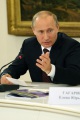 Премьер-министр Владимир Путин во время  визита в Саратов.
